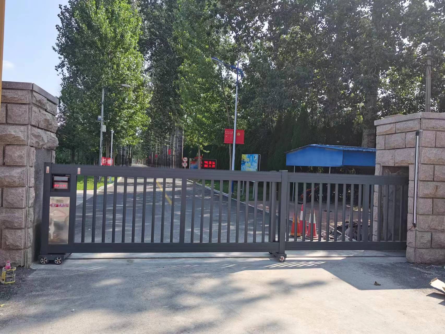 電動(dòng)段滑門